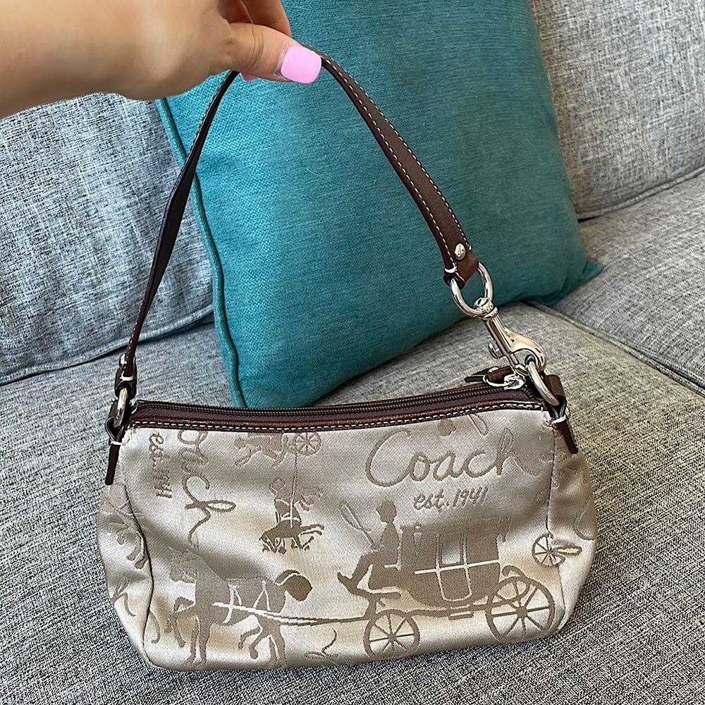 ***SOLD***Vintage Coach Wristlet - Picture 1 of 7